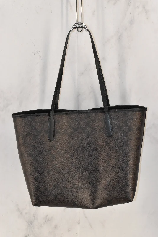 Designer bags with top handlesHandbag Designer By Coach  Size: Large