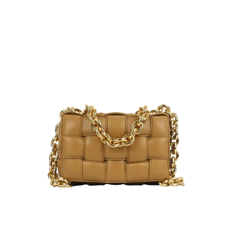 Large capacity travel bagsBottega Veneta Chain Cassette