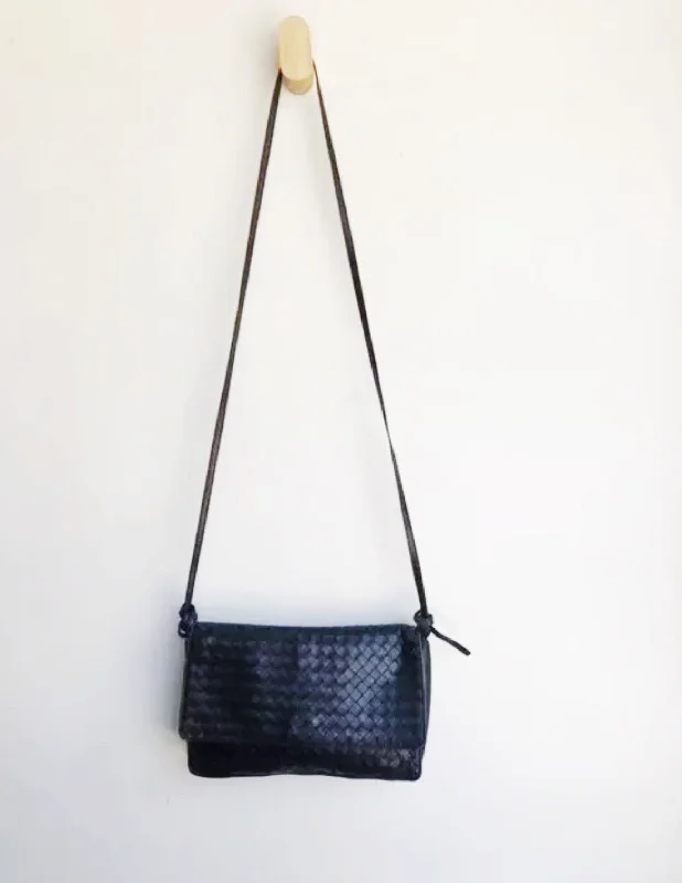 Compact crossbody bags for travelBOTTEGA VENETA Vtg Black Intrecciato Woven Leather Flap Knot Shoulder Bag Purse