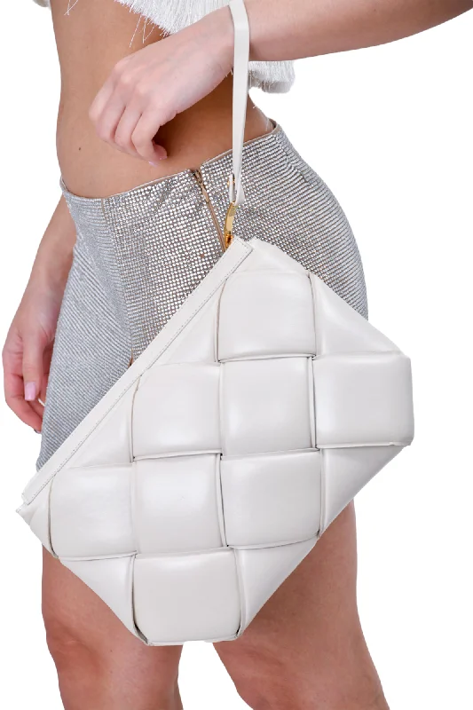 Crossbody bags for everyday useBottega Veneta White Leather Maxi Intrecciato Padded Clutch